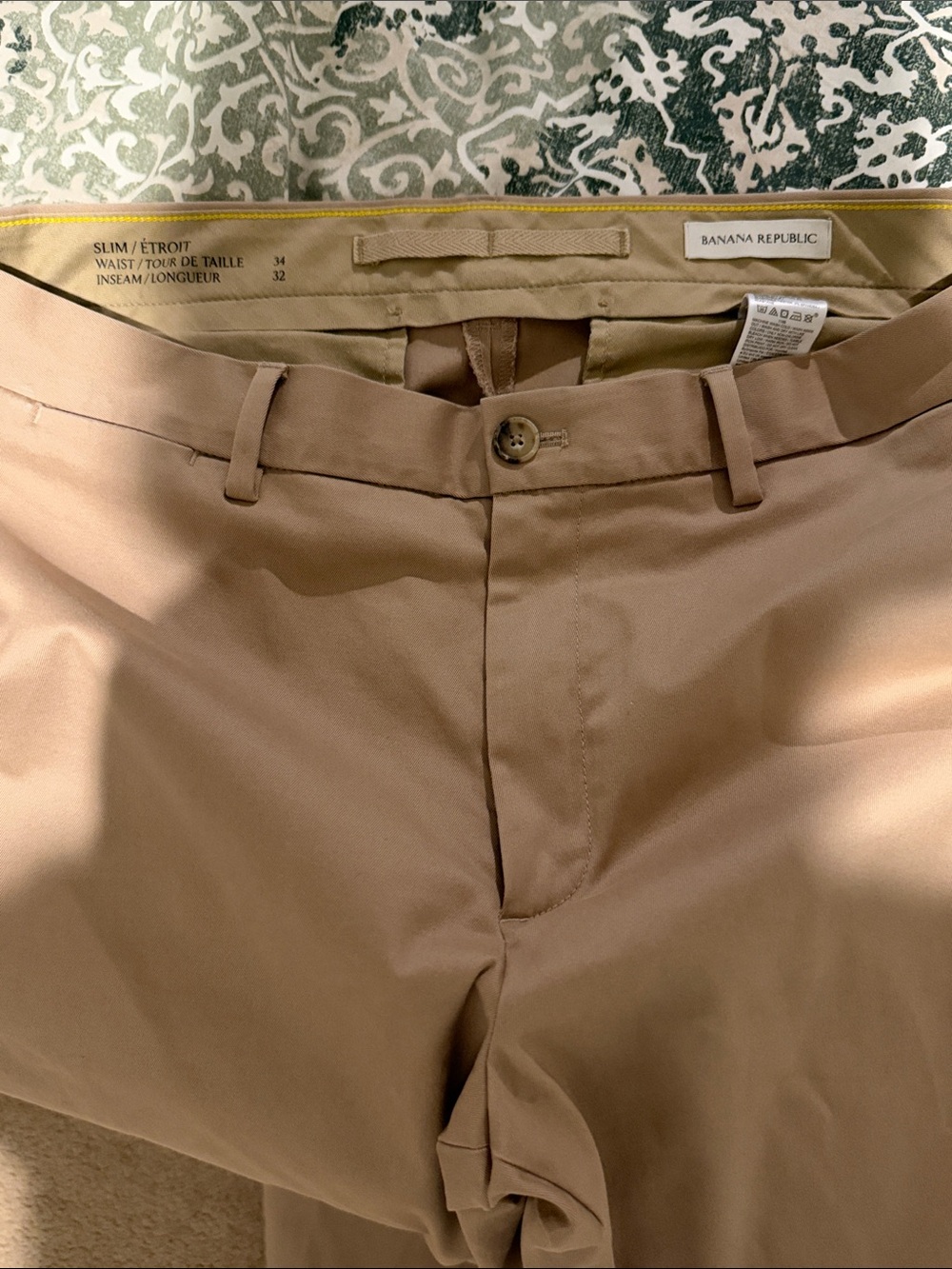 Banana Republic Men's Chinos in Light Khaki Tan